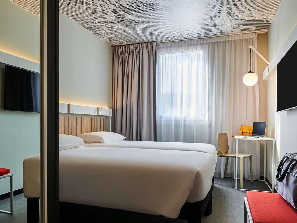 Ibis Montlhery Paris Sud Kamer foto